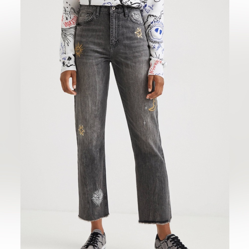 DESIGUAL womens size 10 cropped Cosmic embroidered Jeans Straight Leg High rise
